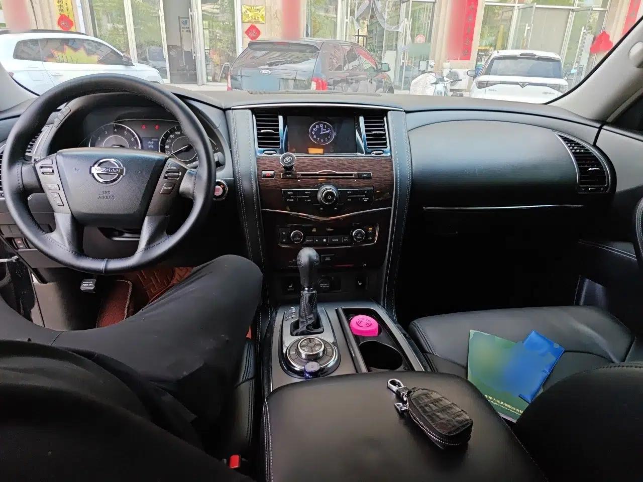 Nissan Patrol Nissan Patrol 4.0 gasoline, four-wheel drive, Middle East specification, with underbody-mounted spare tire. — миниатюра 9