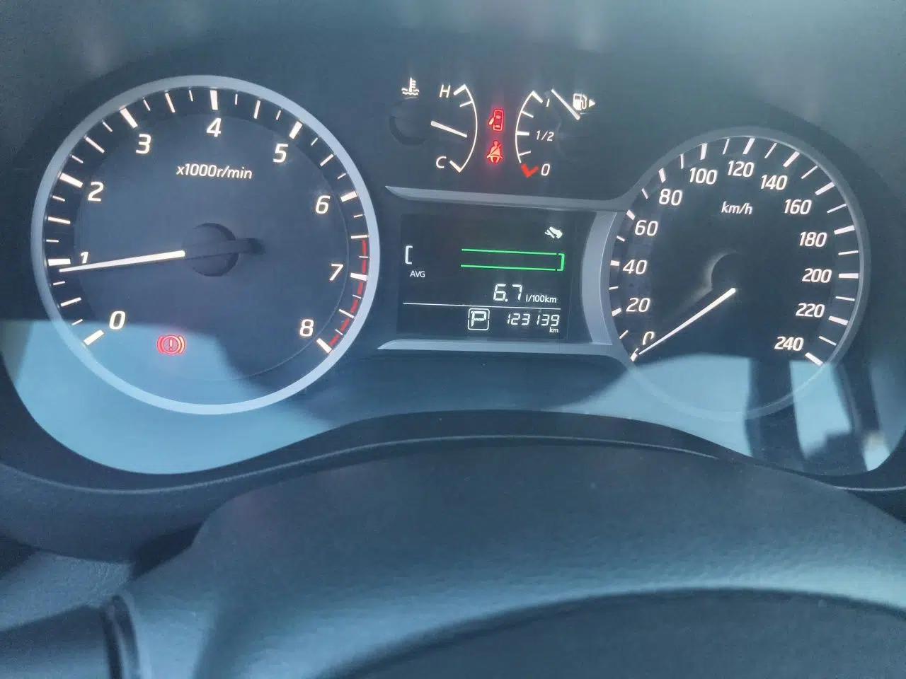 Nissan Lannia 2016 1.6L CVT Smart Cool Edition — миниатюра 12