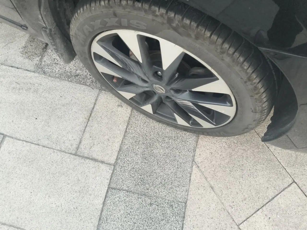 Nissan Lannia 2016 1.6L CVT Smart Cool Edition — миниатюра 8