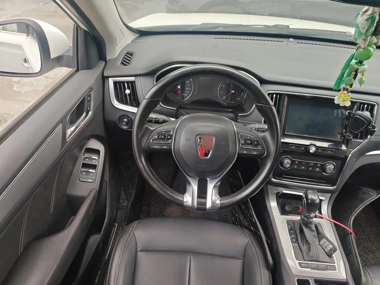 Roewe RX5 2018 20T Two-Wheel Drive Automatic Flagship Edition — миниатюра 10
