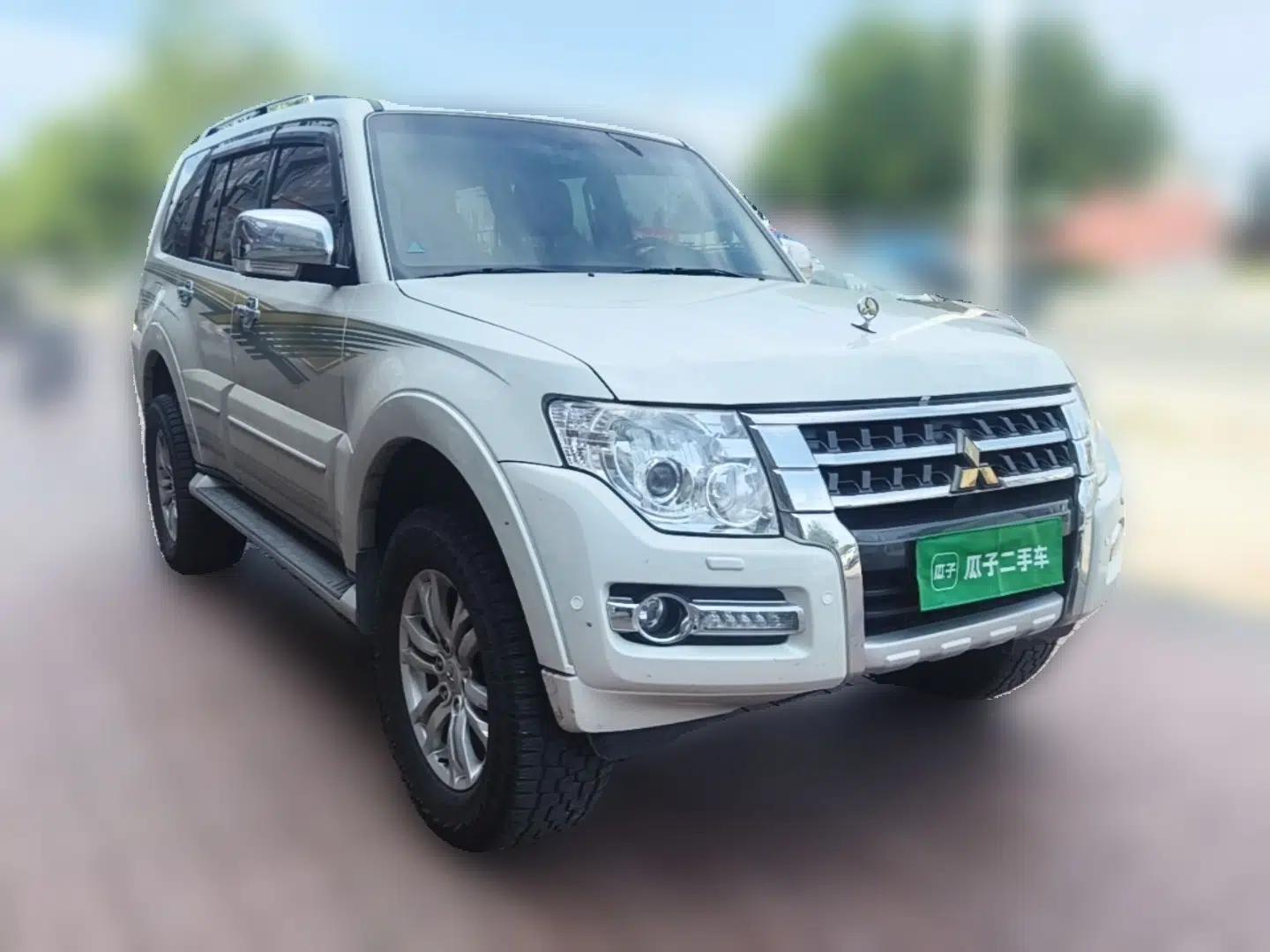 Mitsubishi Pajero (Parallel Import) 2019 Pajero 3.8L, 7 seats, no sunroof — миниатюра 3