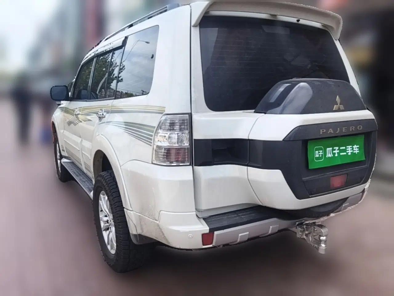 Mitsubishi Pajero (Parallel Import) 2019 Pajero 3.8L, 7 seats, no sunroof — миниатюра 4