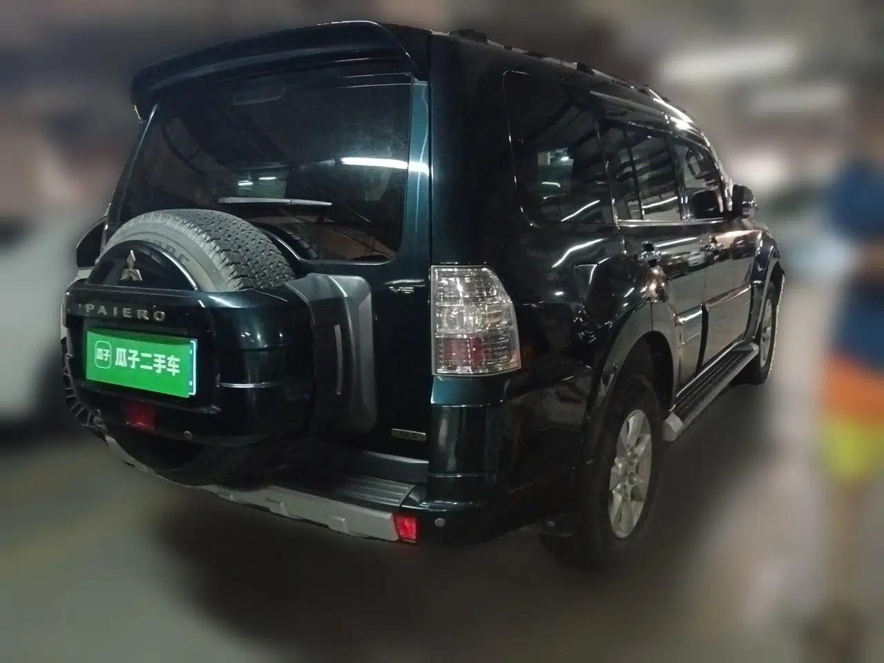Mitsubishi Pajero 2012 3.0L Elite Edition — миниатюра 6