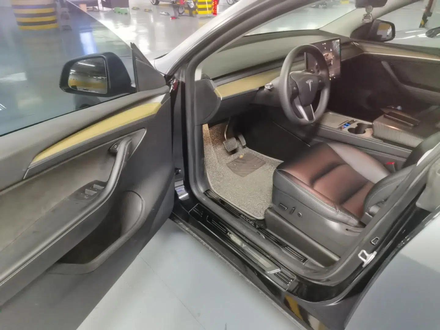 Tesla Model Y 2022 Revised Version Rear-Wheel Drive — миниатюра 18