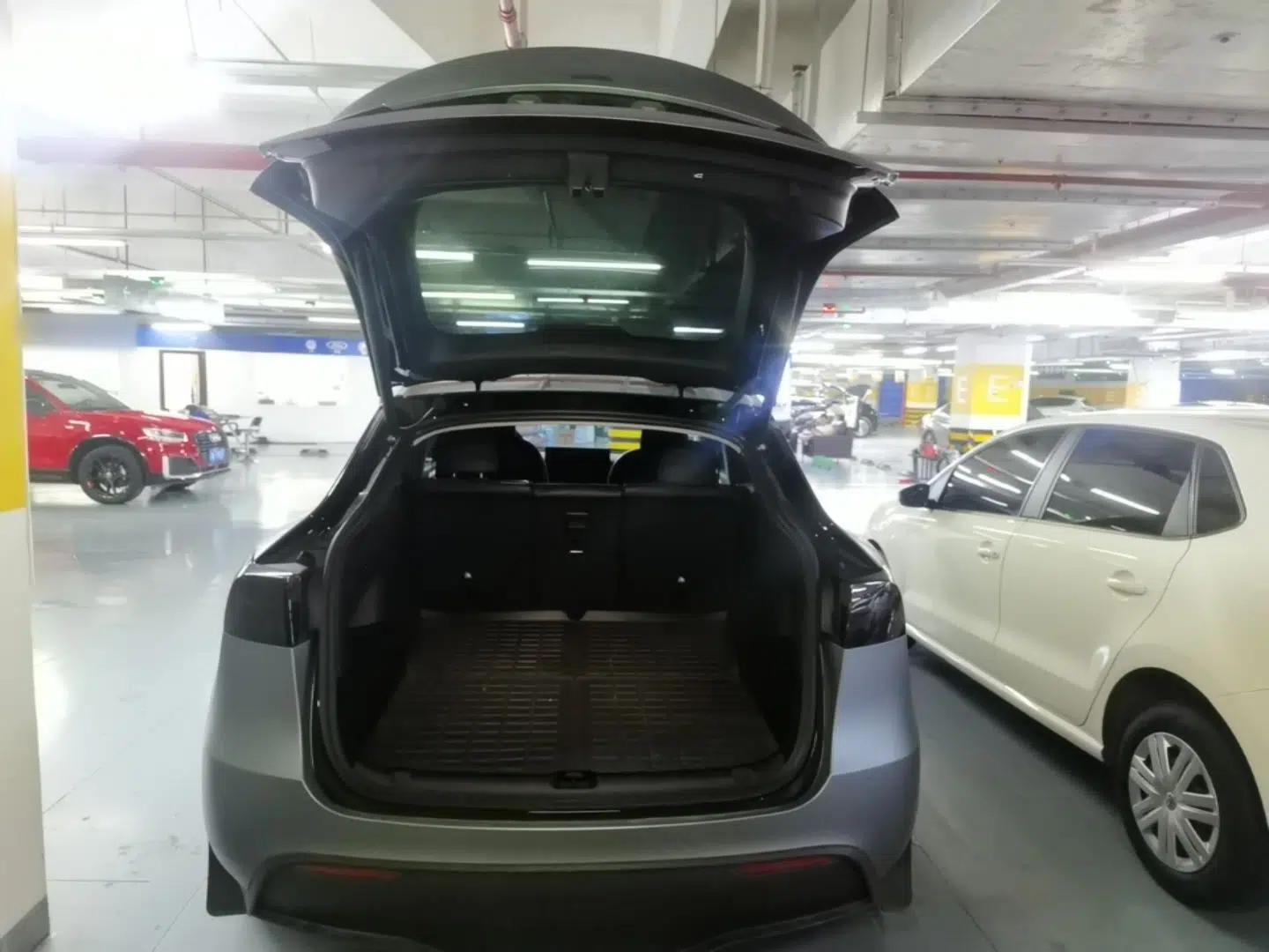 Tesla Model Y 2022 Revised Version Rear-Wheel Drive — миниатюра 22