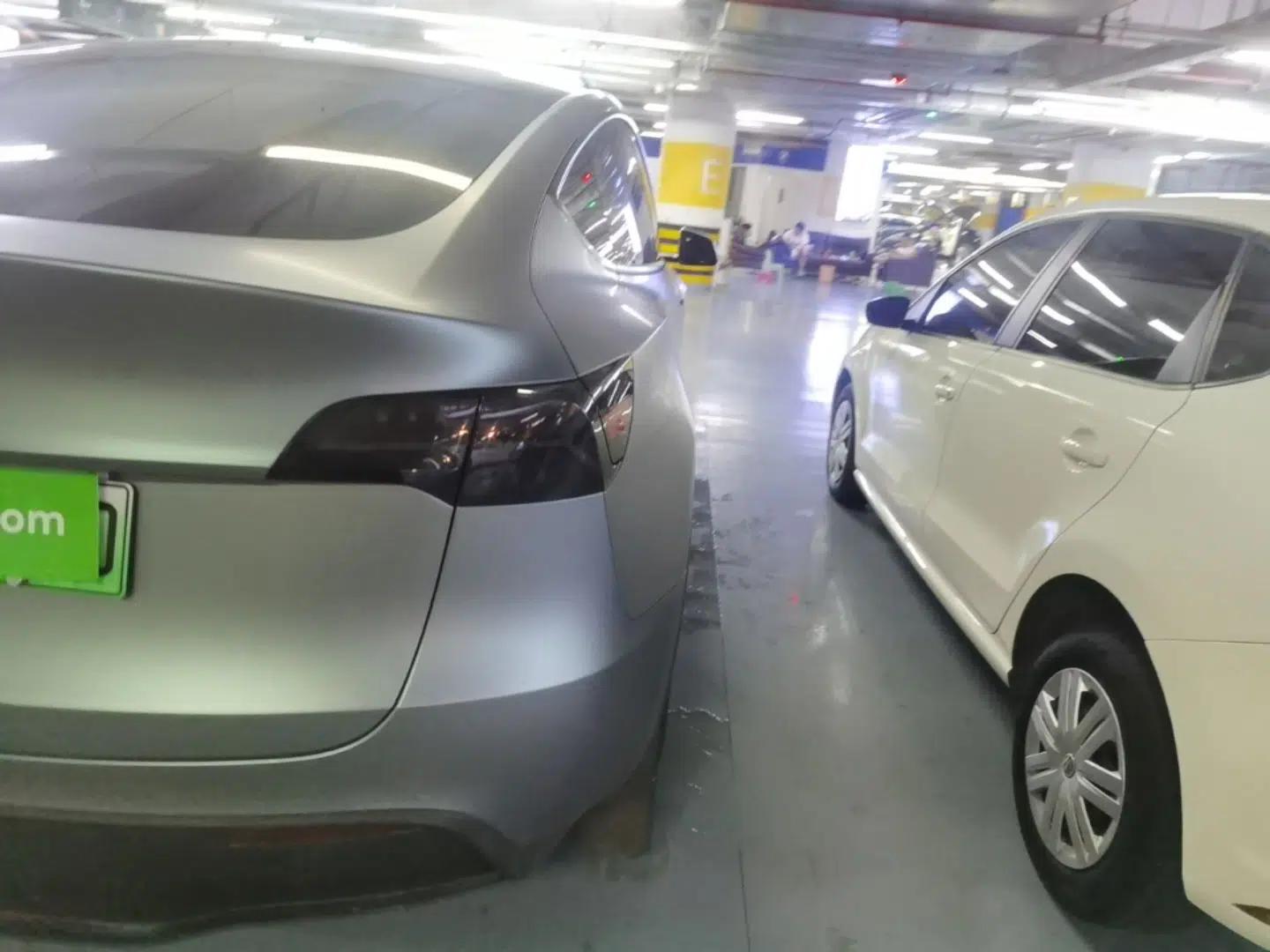 Tesla Model Y 2022 Revised Version Rear-Wheel Drive — миниатюра 9