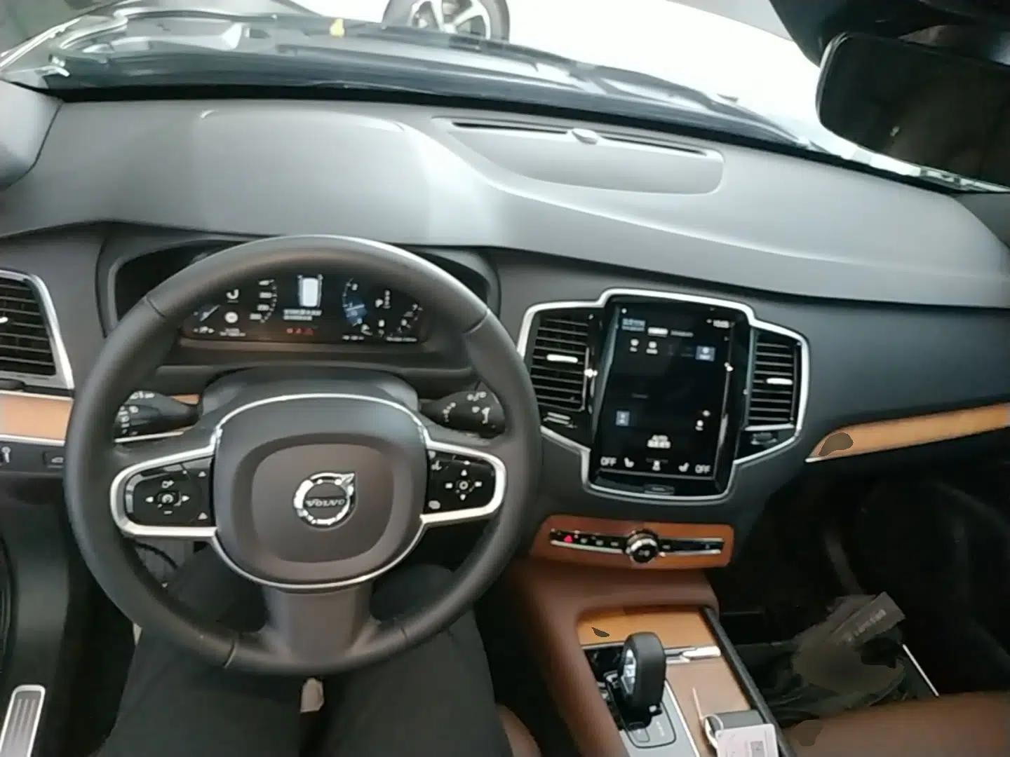 Volvo XC90 2022 B6 Zhiyi Luxury Edition 7-Seater — миниатюра 12