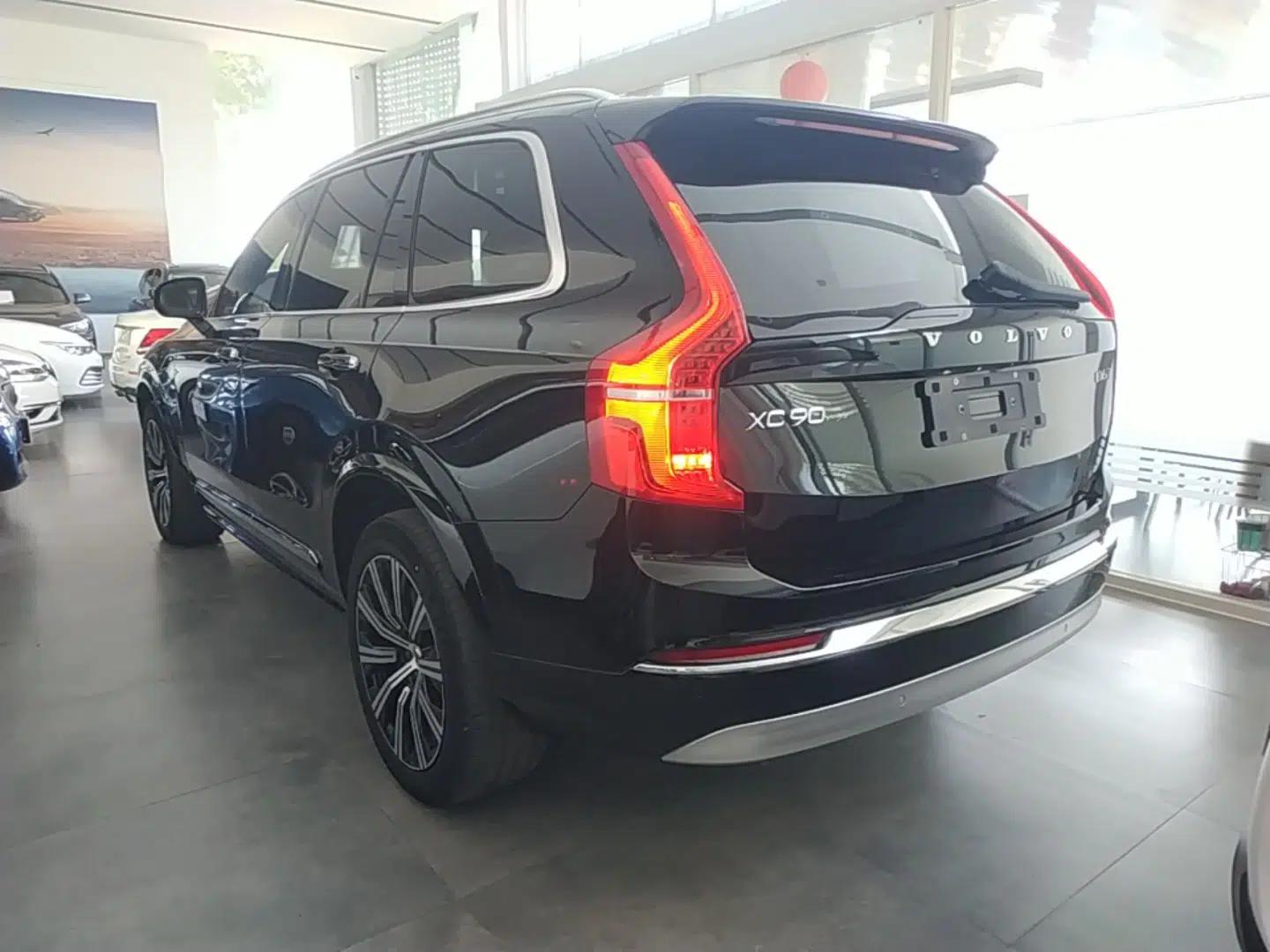 Volvo XC90 2022 B6 Zhiyi Luxury Edition 7-Seater — миниатюра 4