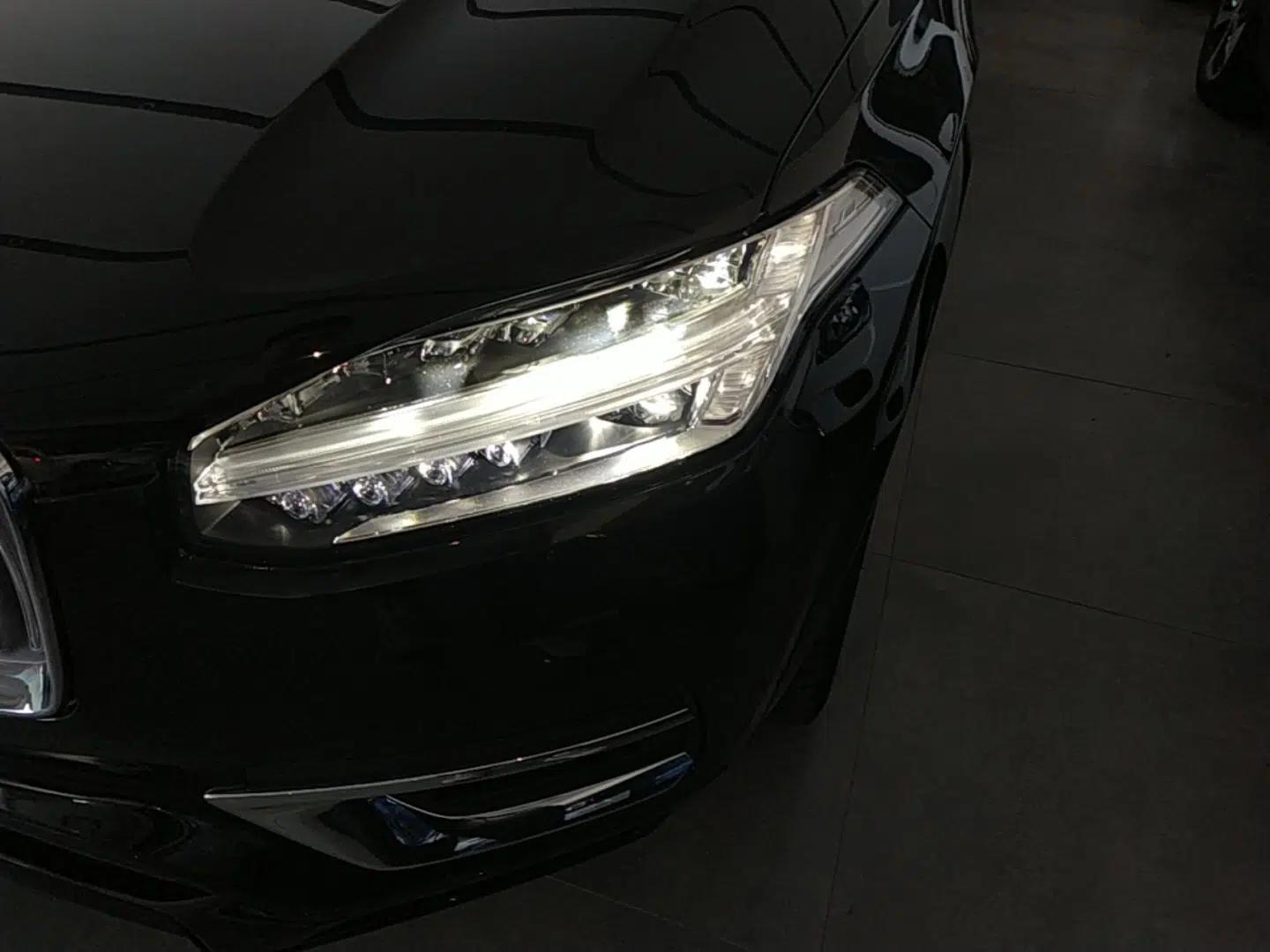 Volvo XC90 2022 B6 Zhiyi Luxury Edition 7-Seater — миниатюра 8