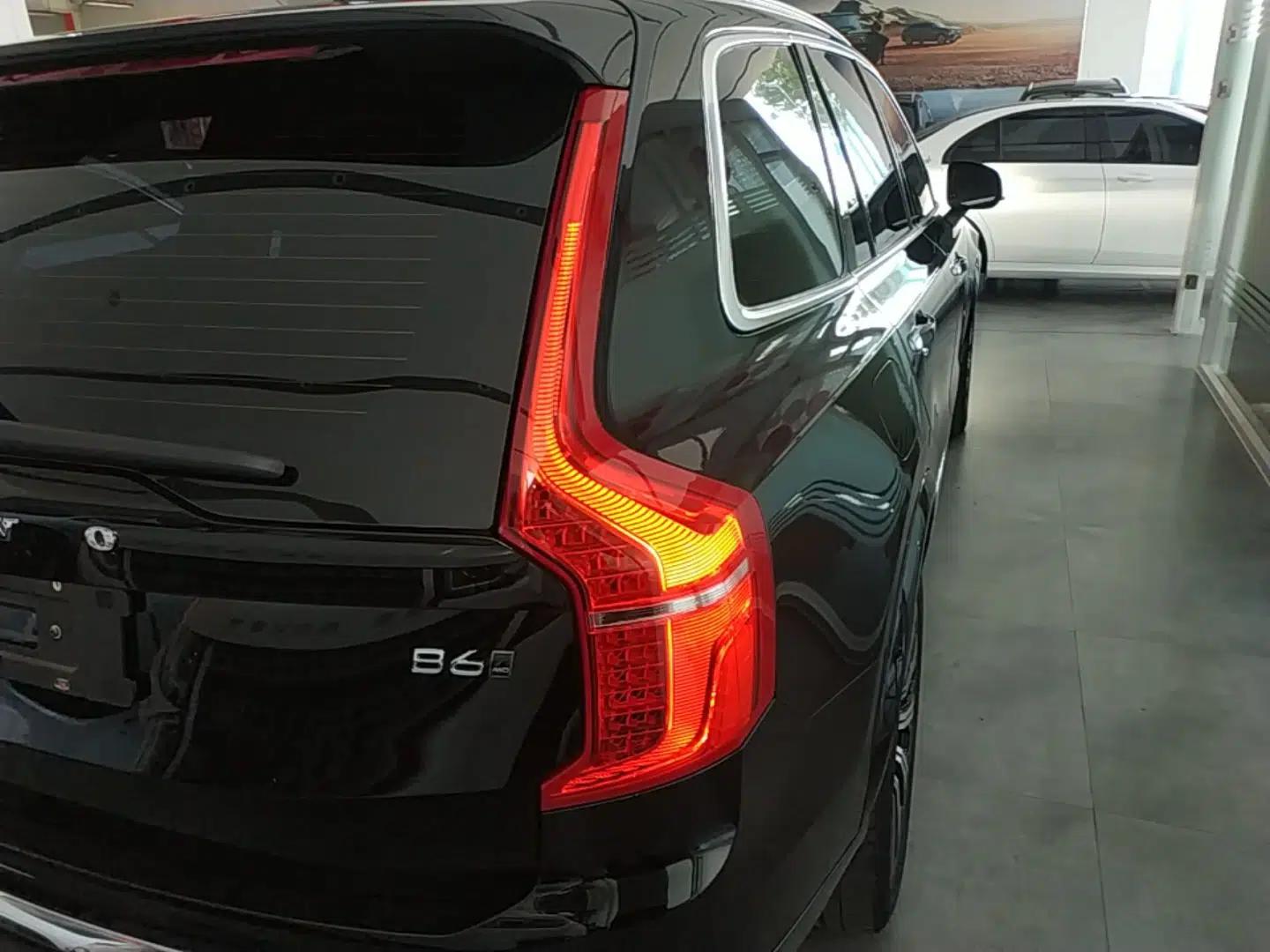 Volvo XC90 2022 B6 Zhiyi Luxury Edition 7-Seater — миниатюра 9