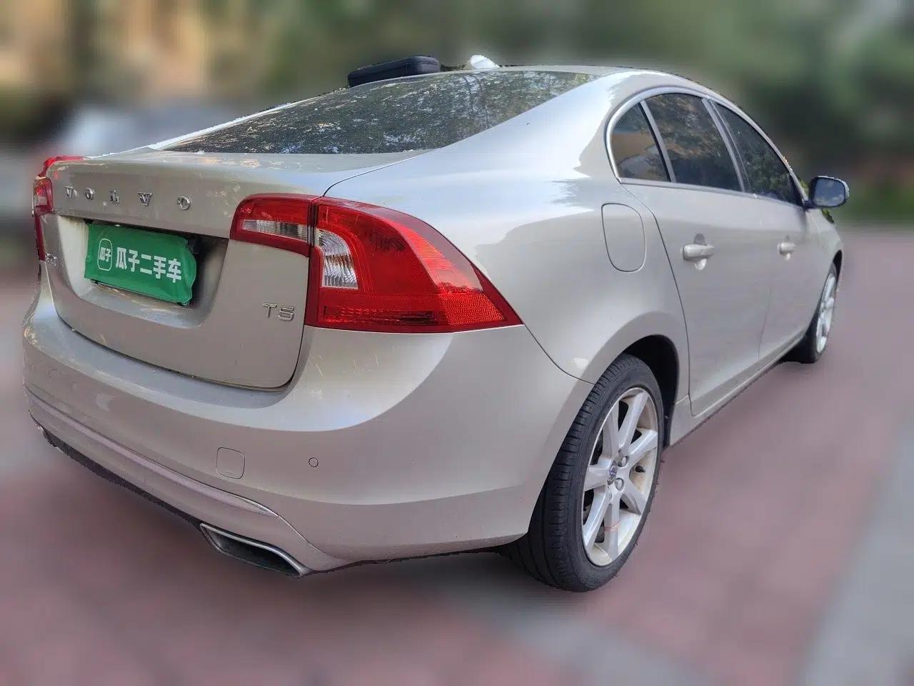 Volvo S60 2017 S60L T5 Intelligent Drive Edition — миниатюра 6