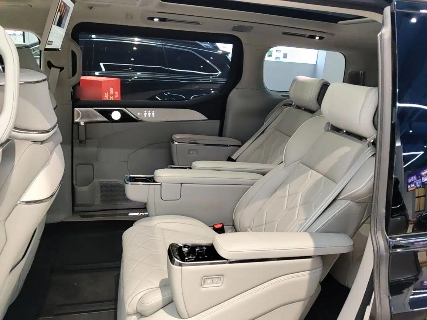Volvo EM90 2025 Ultra Six-Seater — миниатюра 20