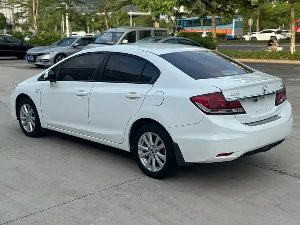 2016 Civic 1.8L Automatic Comfort Edition — миниатюра 6