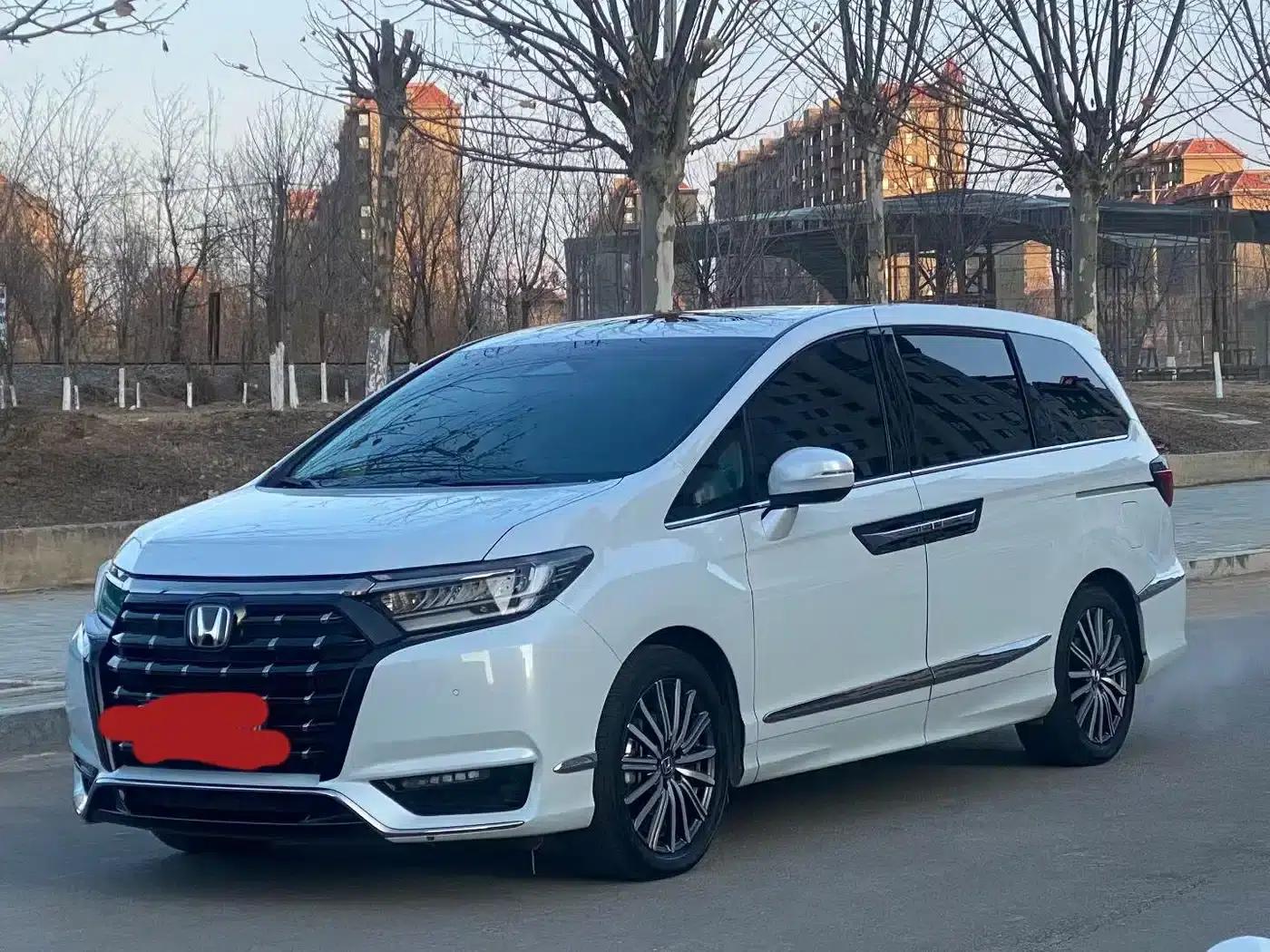 Elysion 2024 2.0L e:HEV Luxury Edition — миниатюра 3