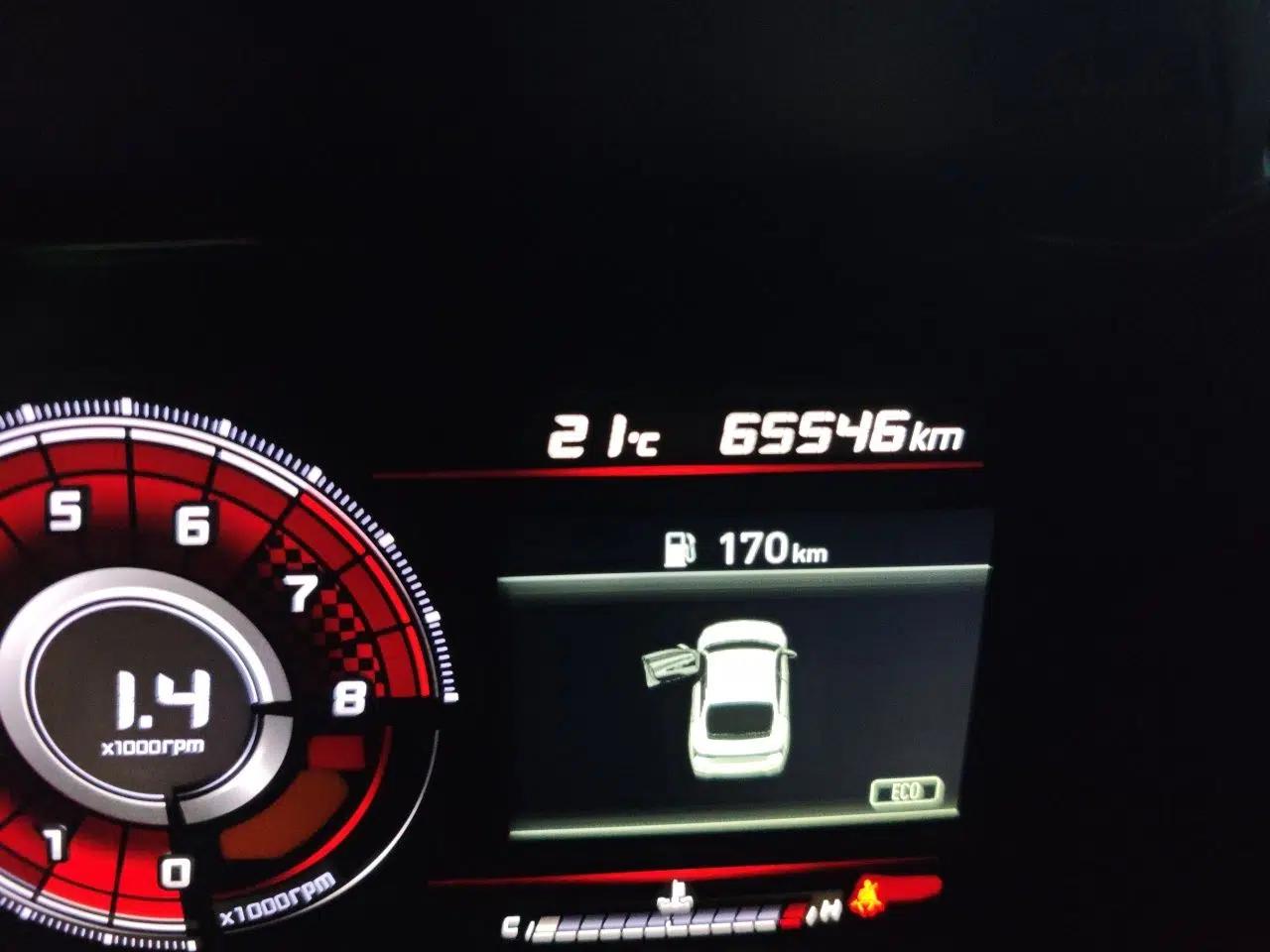 Hyundai Elantra 2021 1.5L CVT LUX Prestige Edition — миниатюра 12