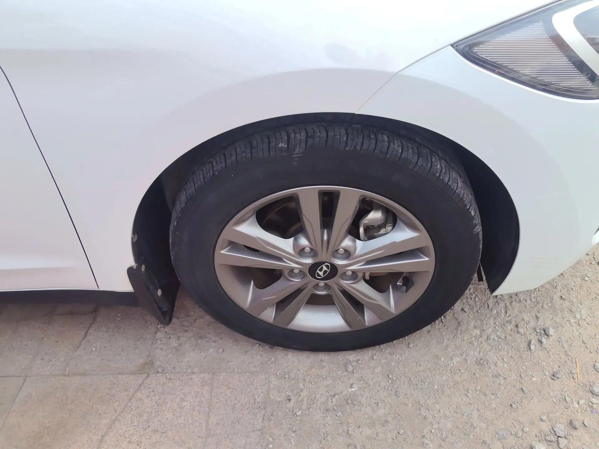 Hyundai Elantra (6th Generation / Lingdong) 2016 1.6L Manual ZhiXuan·Youth Edition — миниатюра 8