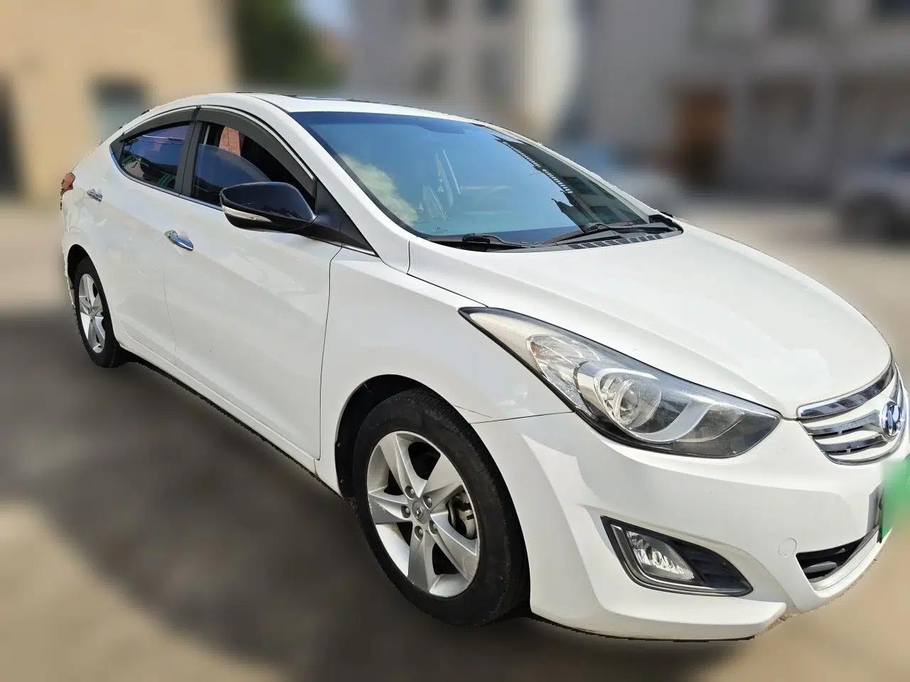 Hyundai Elantra (5th Generation / Langdong) 2012 1.6L Automatic Leading Model — миниатюра 3