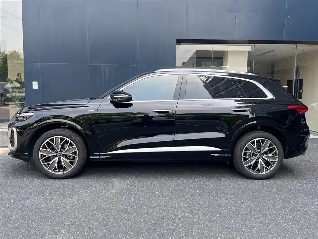 Audi Q5L 2026 2.0T Exclusive Edition for Million Users — миниатюра 4
