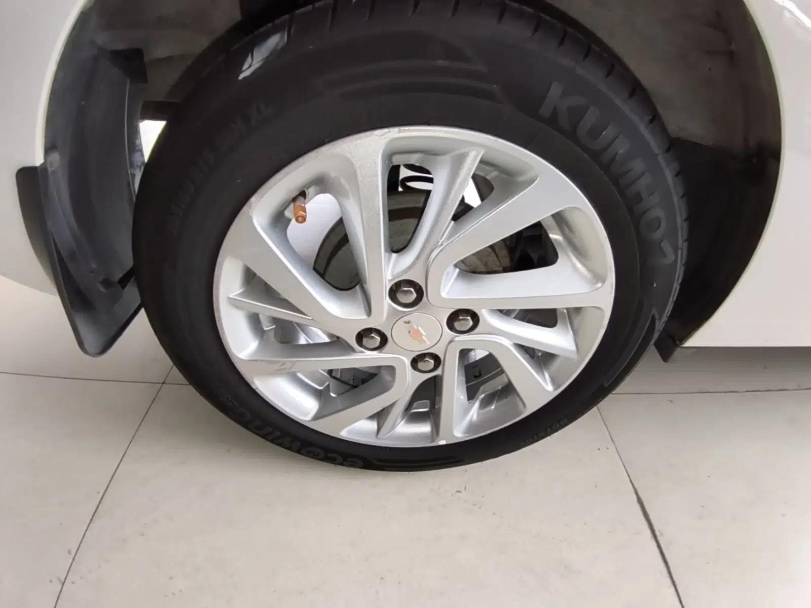 Chevrolet Lova RV 2018 1.5L Automatic Smart Drive Model — миниатюра 11