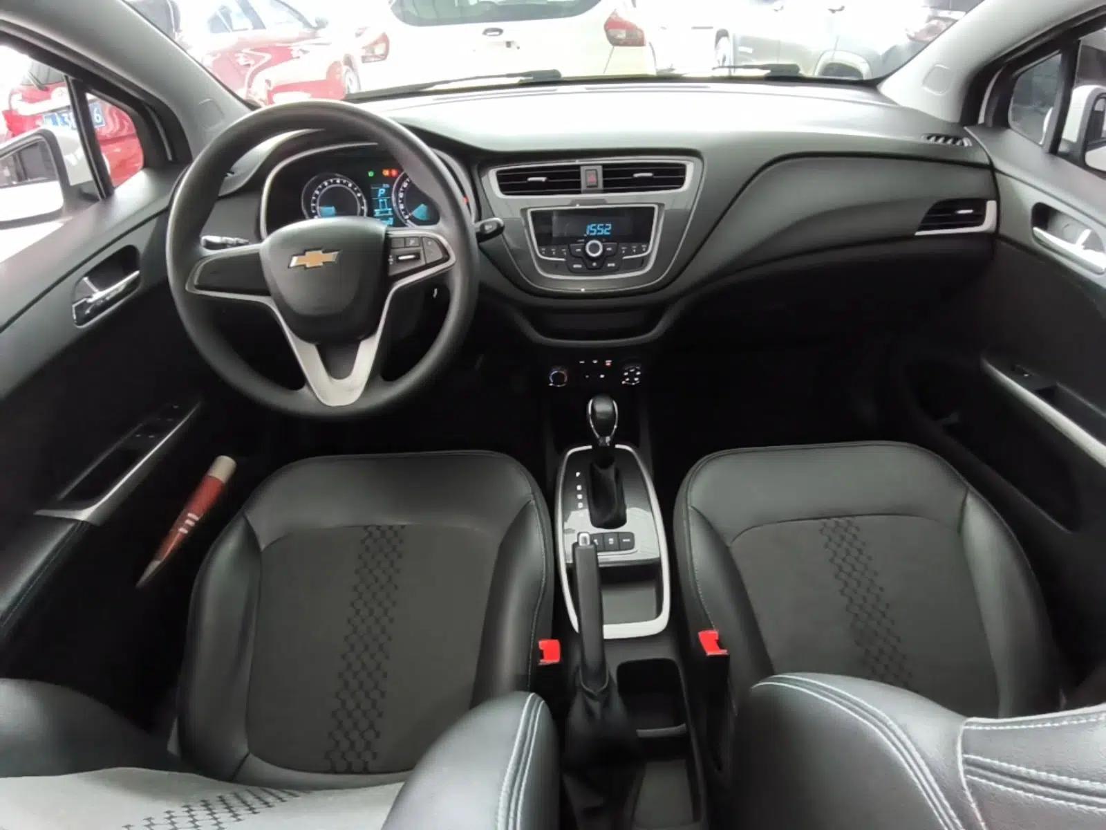 Chevrolet Lova RV 2018 1.5L Automatic Smart Drive Model — миниатюра 12