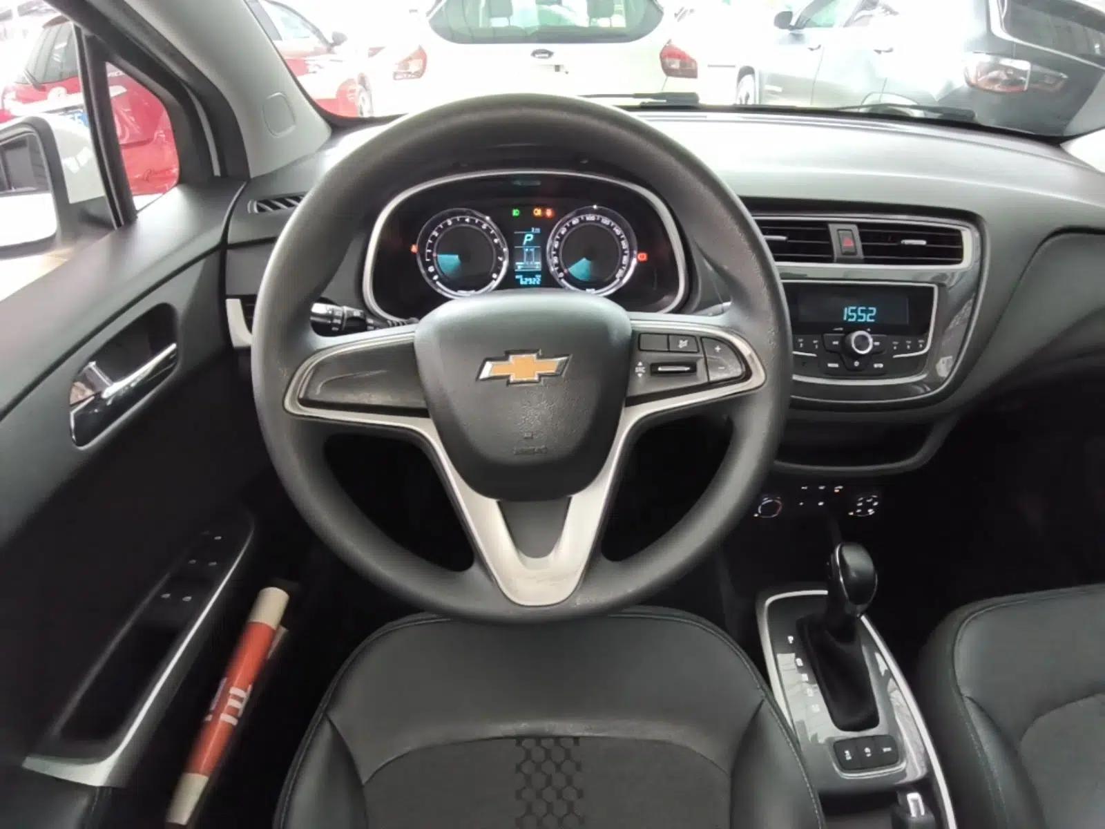 Chevrolet Lova RV 2018 1.5L Automatic Smart Drive Model — миниатюра 13