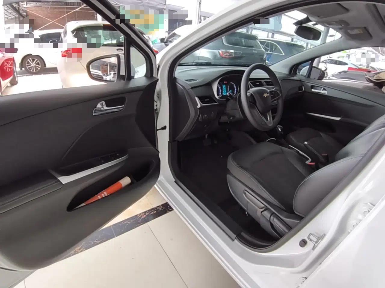 Chevrolet Lova RV 2018 1.5L Automatic Smart Drive Model — миниатюра 18