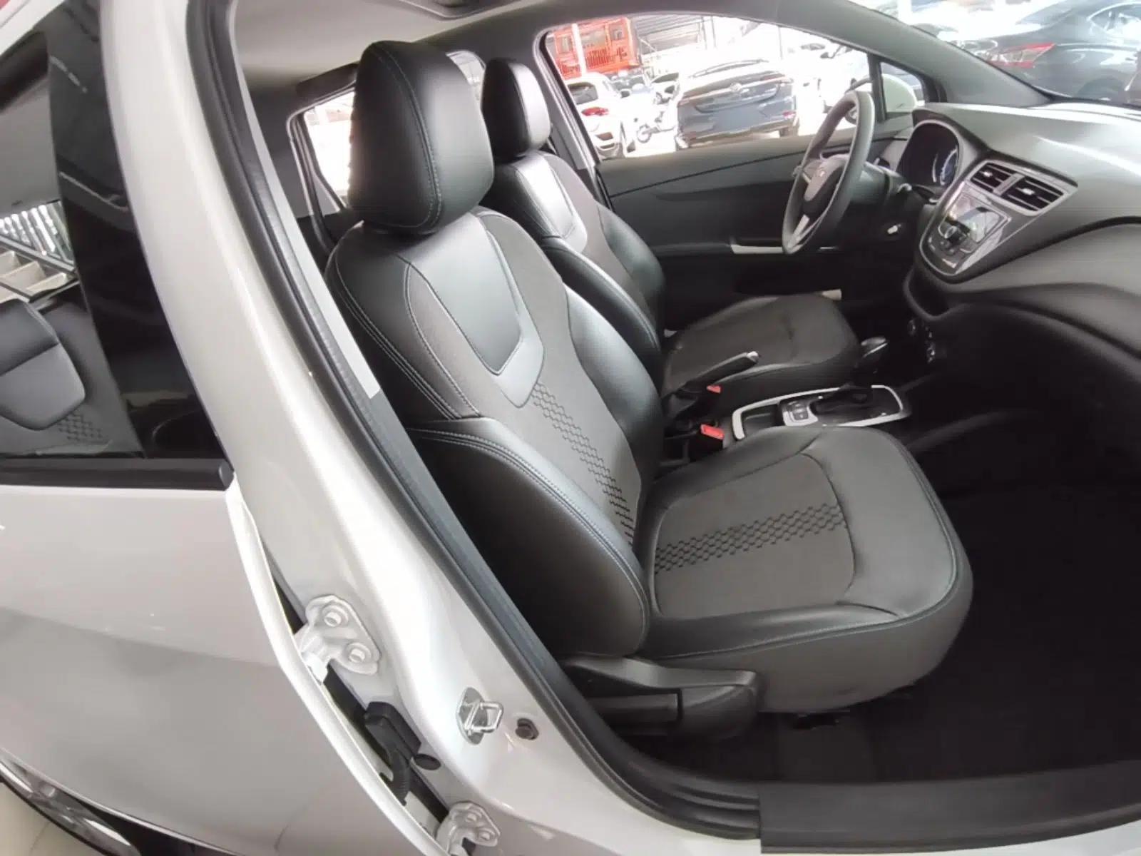 Chevrolet Lova RV 2018 1.5L Automatic Smart Drive Model — миниатюра 19