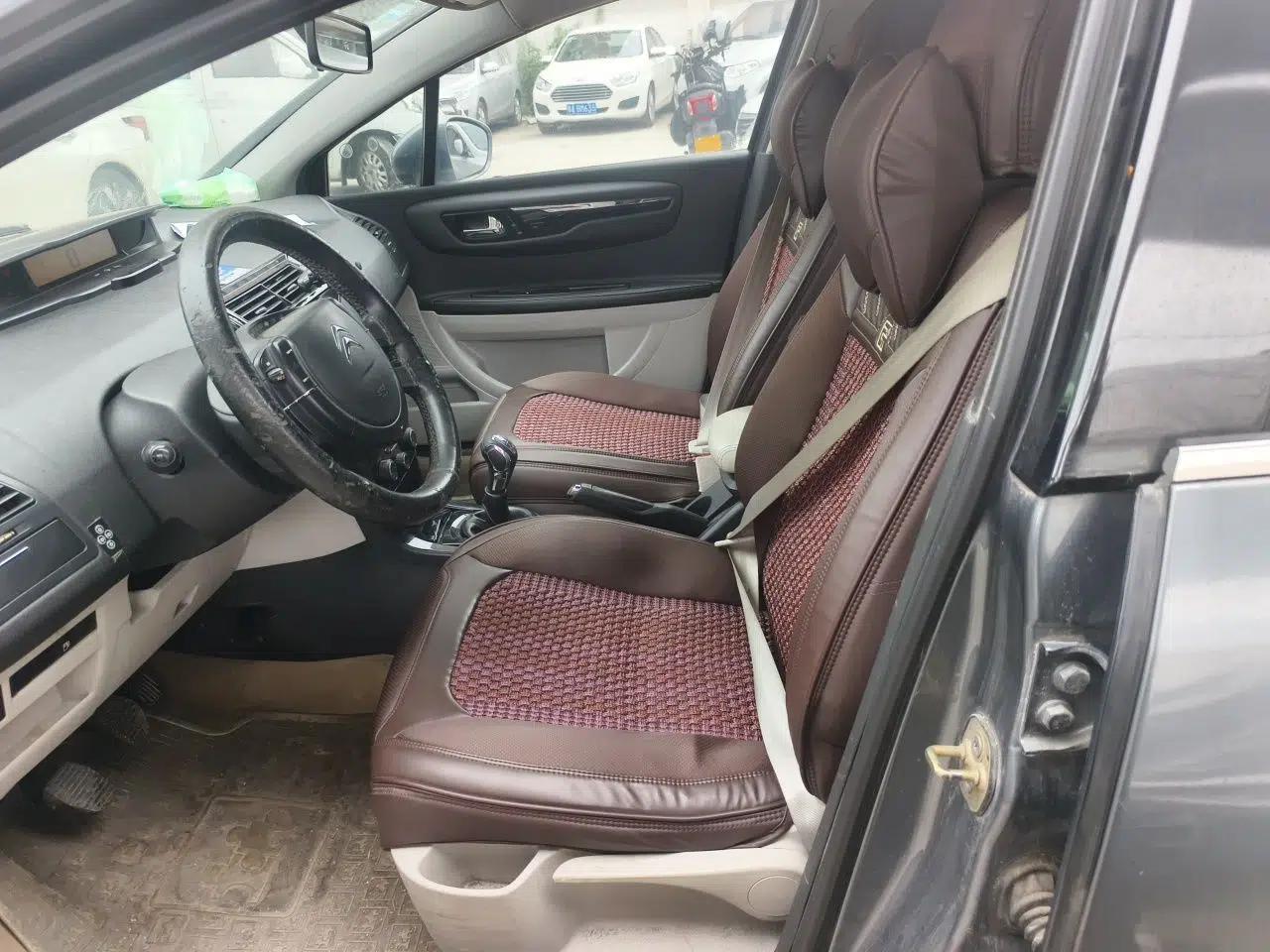 Citroen C-Quatre 2012 Sedan 1.6L Manual Prestige Model — миниатюра 15