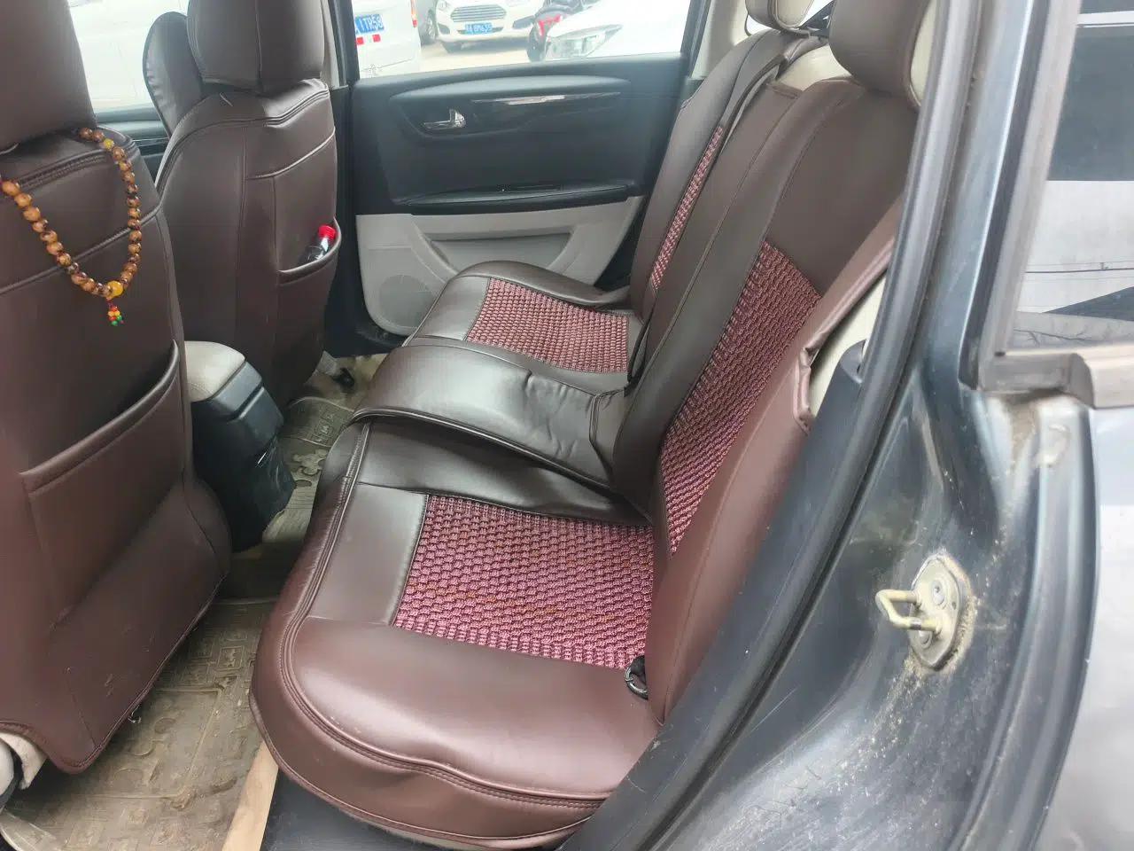 Citroen C-Quatre 2012 Sedan 1.6L Manual Prestige Model — миниатюра 17