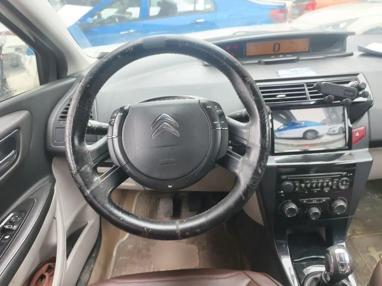 Citroen C-Quatre 2012 Sedan 1.6L Manual Prestige Model — миниатюра 10
