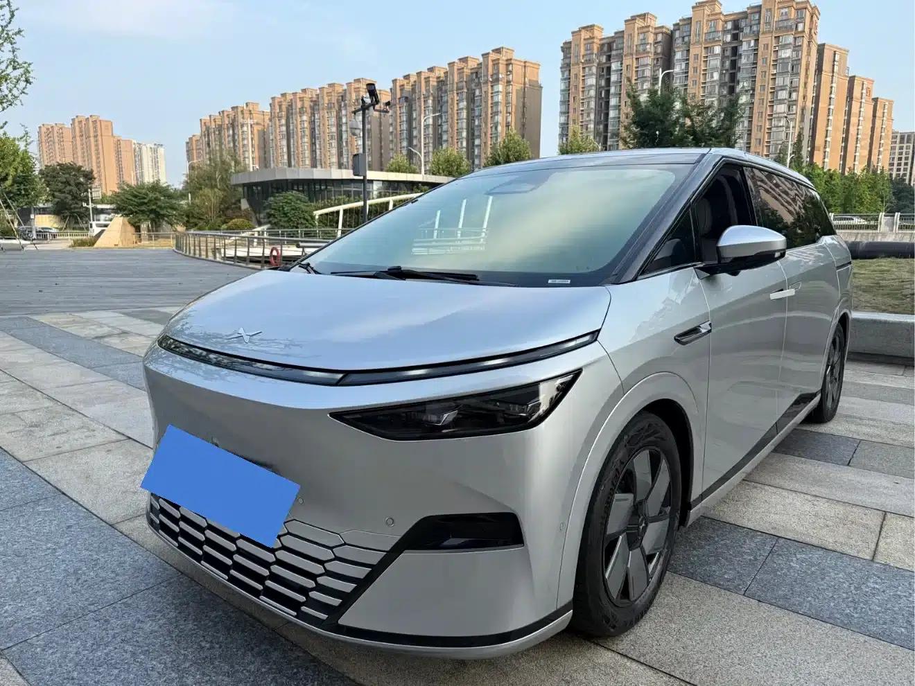 XPeng X9 2024 Model 610 Long Range Pro — миниатюра 1