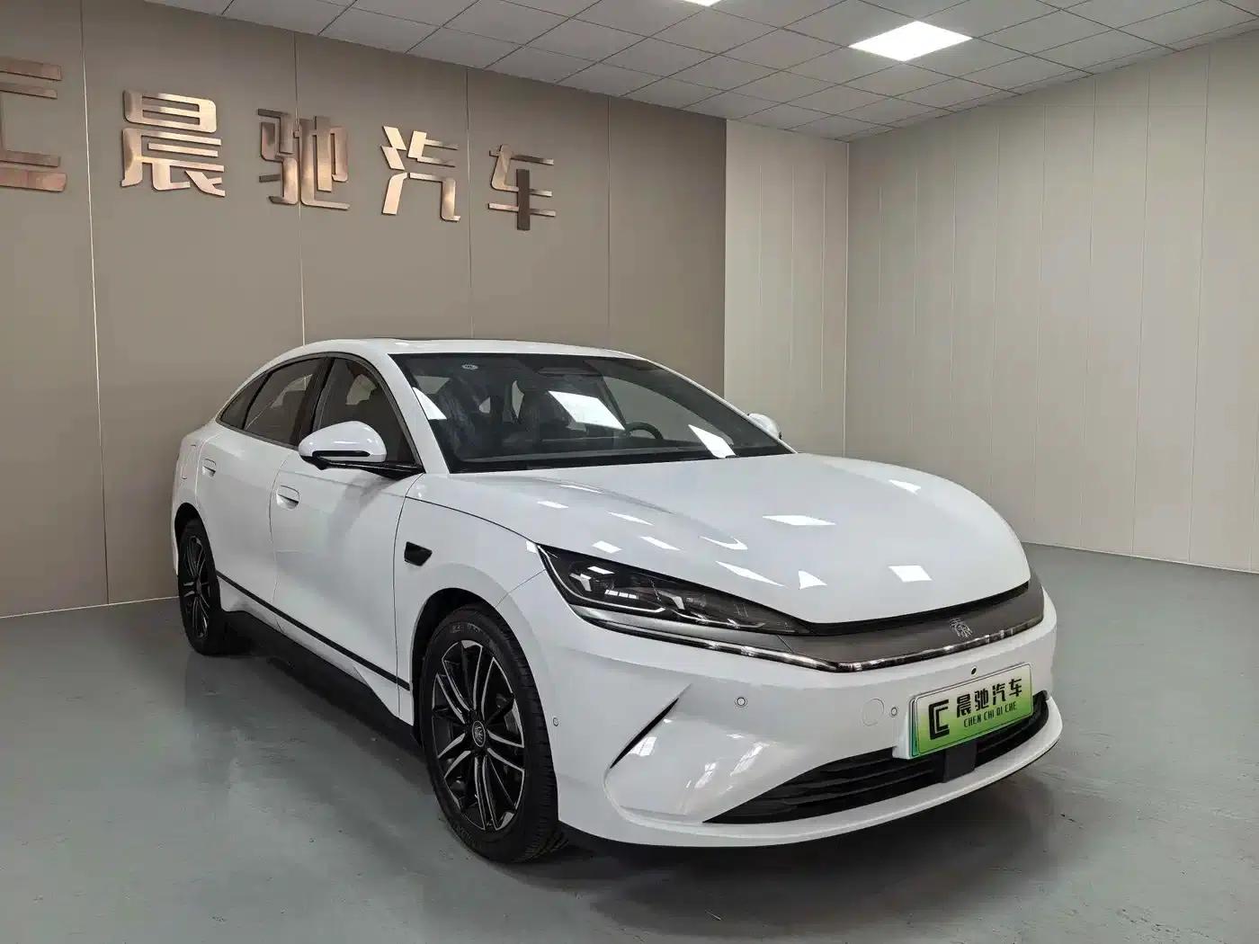 Qin L 2025 EV 545KM Cloud Carriage Edition — миниатюра 3