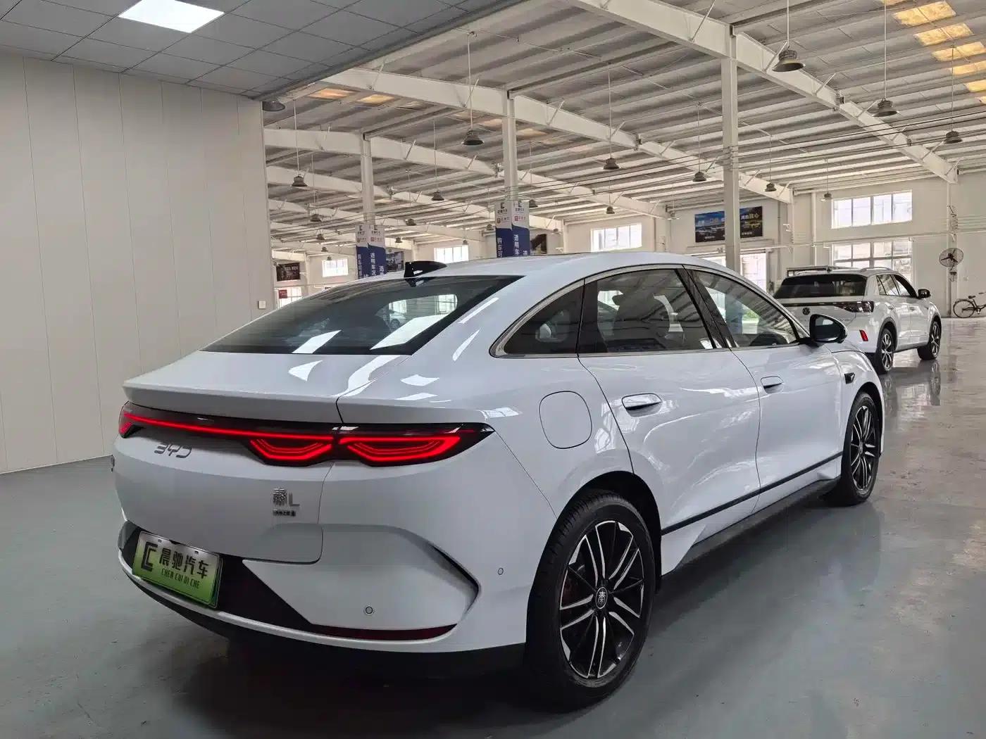 Qin L 2025 EV 545KM Cloud Carriage Edition — миниатюра 4