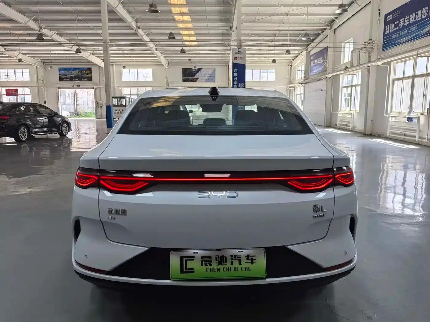 Qin L 2025 EV 545KM Cloud Carriage Edition — миниатюра 5