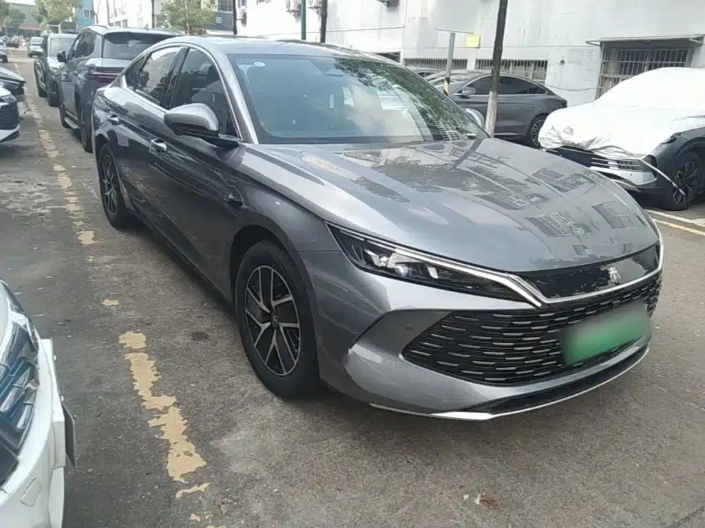 Qin L 2025 DM-i Intelligent Driving Edition 120KM Superior Model — миниатюра 4