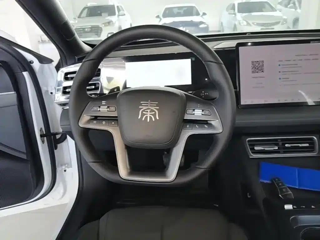 Qin L 2026 DM-i 128KM Leading Edition — миниатюра 11