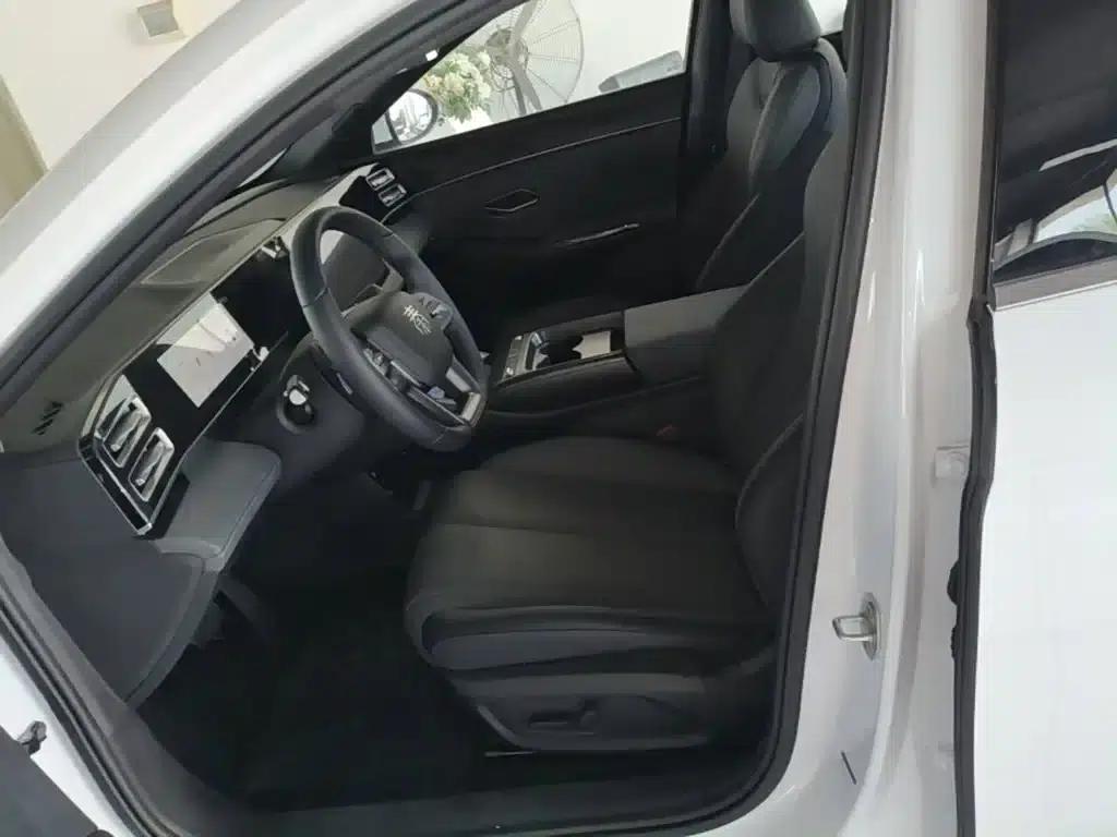 Qin L 2026 DM-i 128KM Leading Edition — миниатюра 15