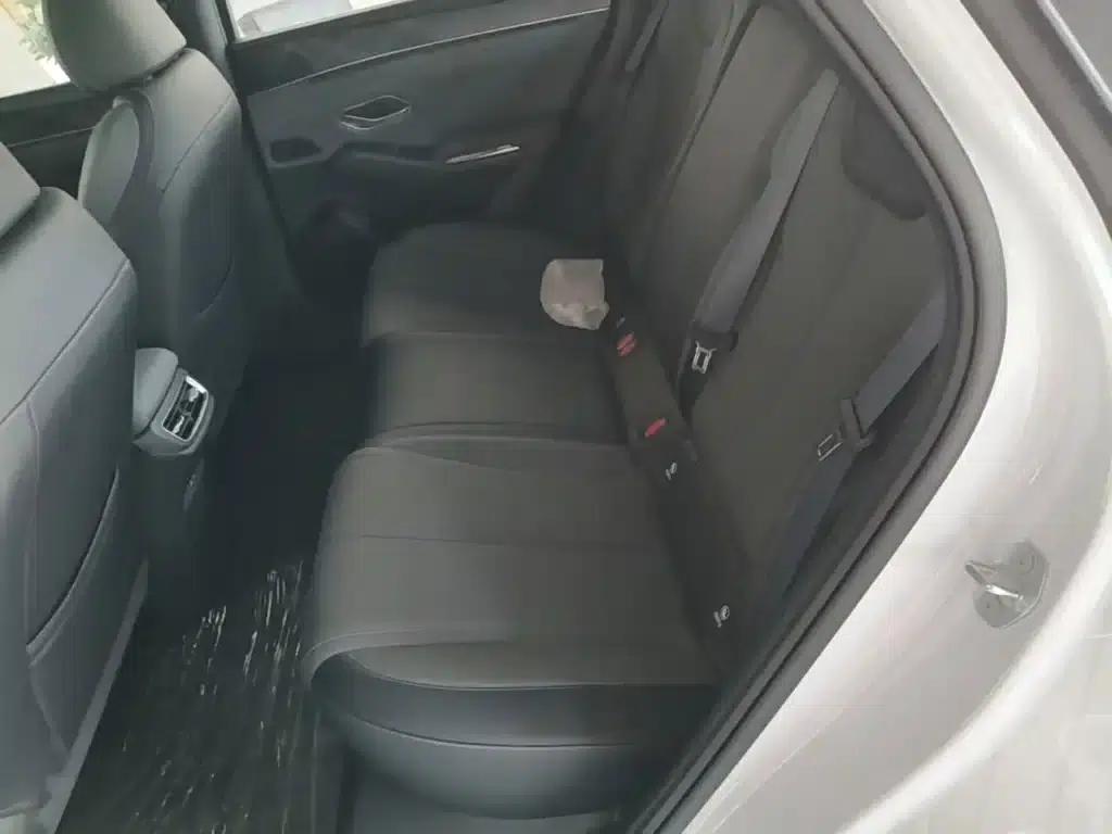 Qin L 2026 DM-i 128KM Leading Edition — миниатюра 17