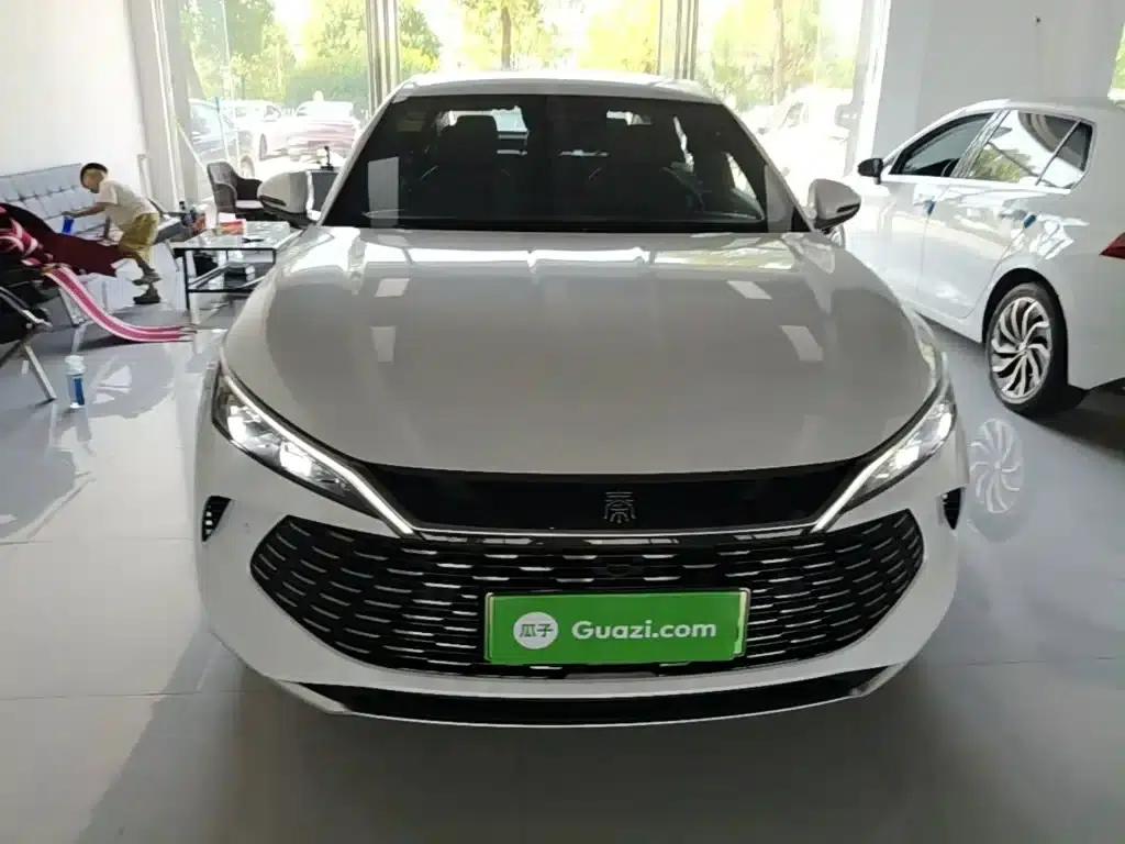 Qin L 2026 DM-i 128KM Leading Edition — миниатюра 3
