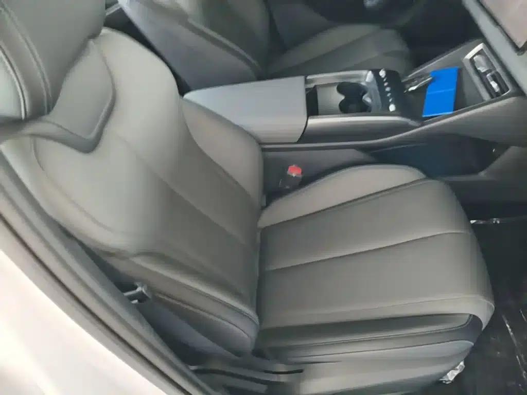 Qin L 2026 DM-i 128KM Leading Edition — миниатюра 25