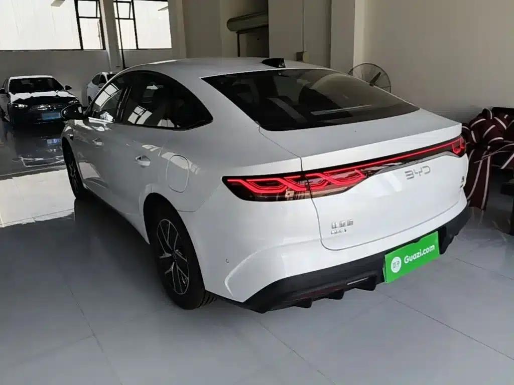 Qin L 2026 DM-i 128KM Leading Edition — миниатюра 5