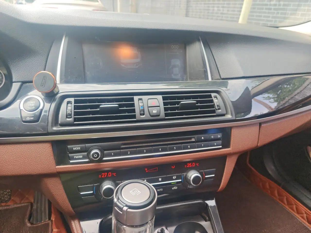 BMW 5 Series 2014 520Li Elegant Model — миниатюра 13