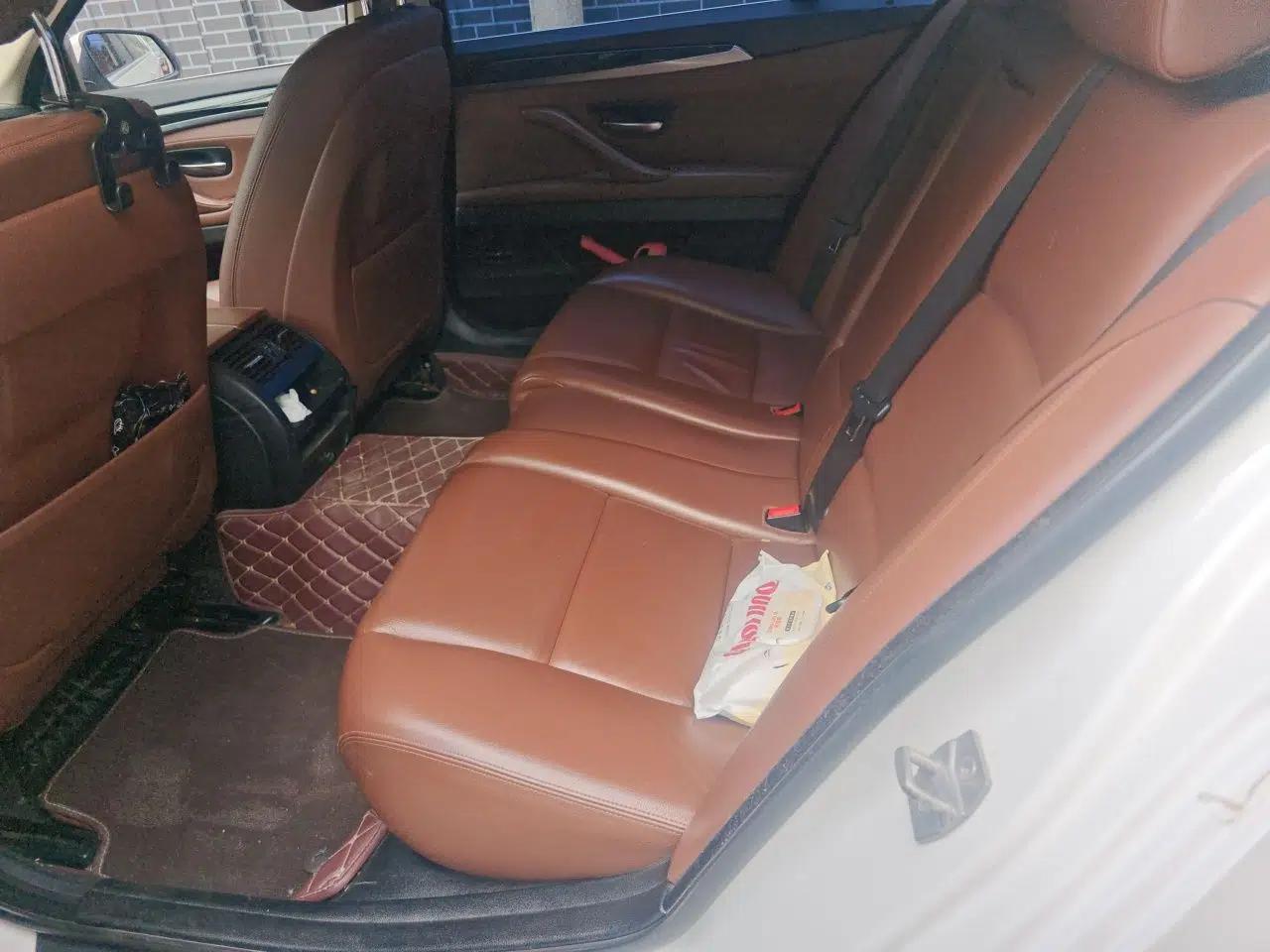BMW 5 Series 2014 520Li Elegant Model — миниатюра 17
