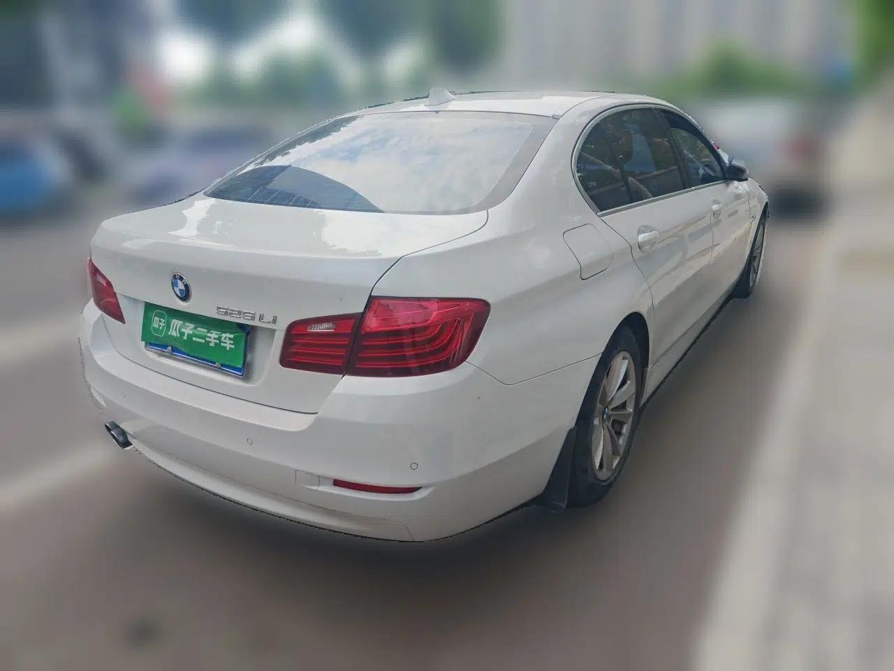 BMW 5 Series 2014 520Li Elegant Model — миниатюра 6