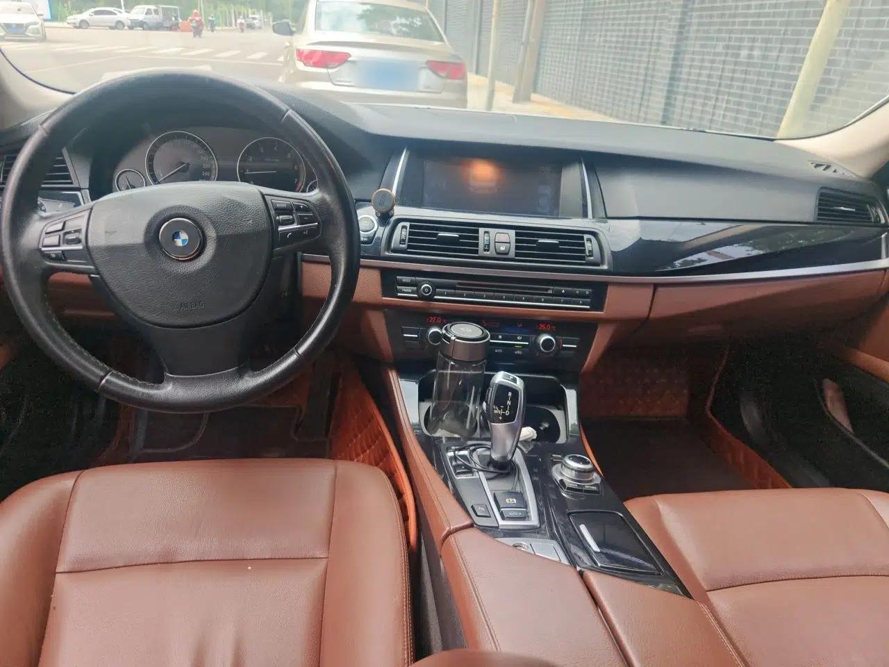 BMW 5 Series 2014 520Li Elegant Model — миниатюра 9