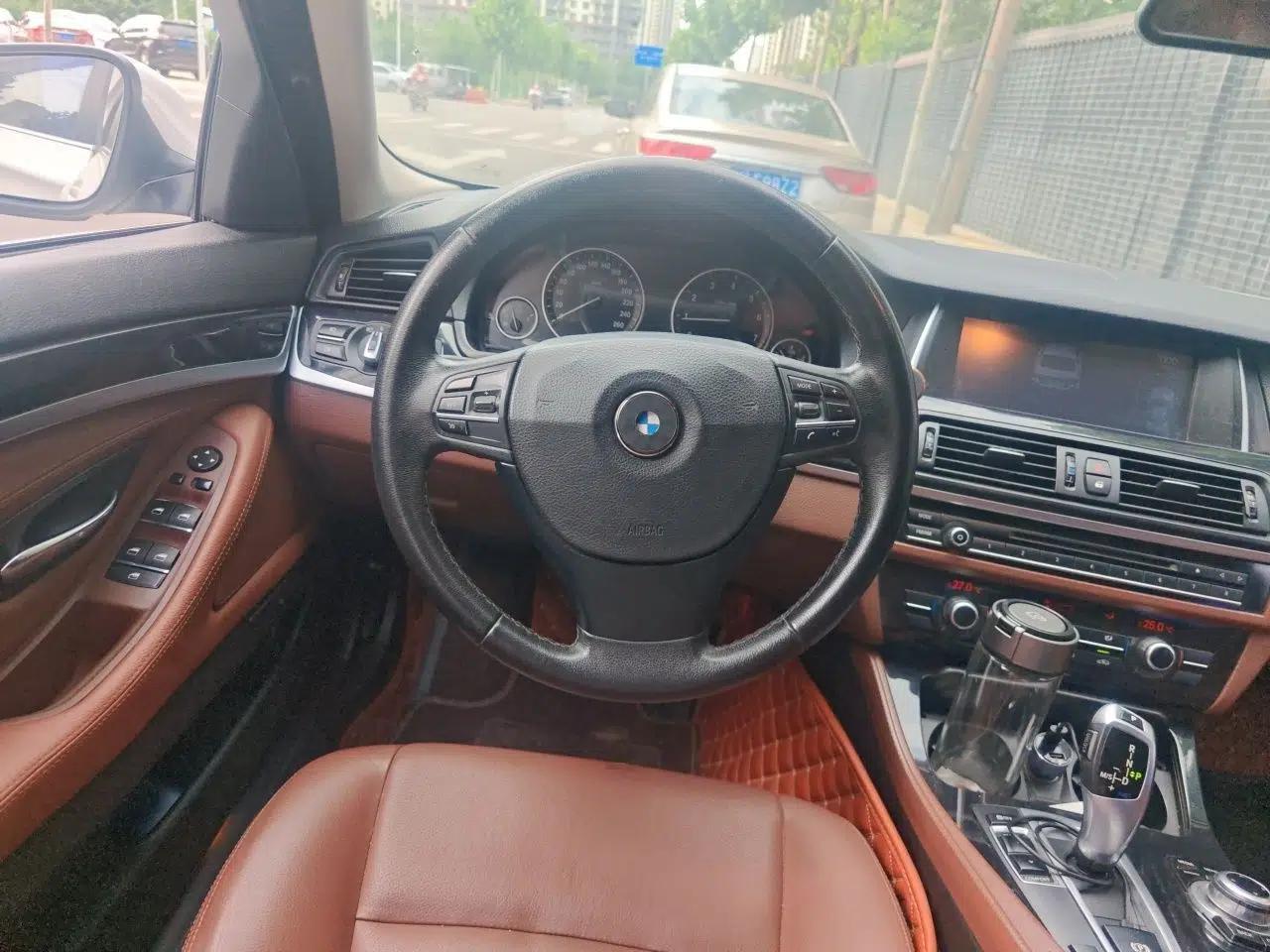 BMW 5 Series 2014 520Li Elegant Model — миниатюра 10