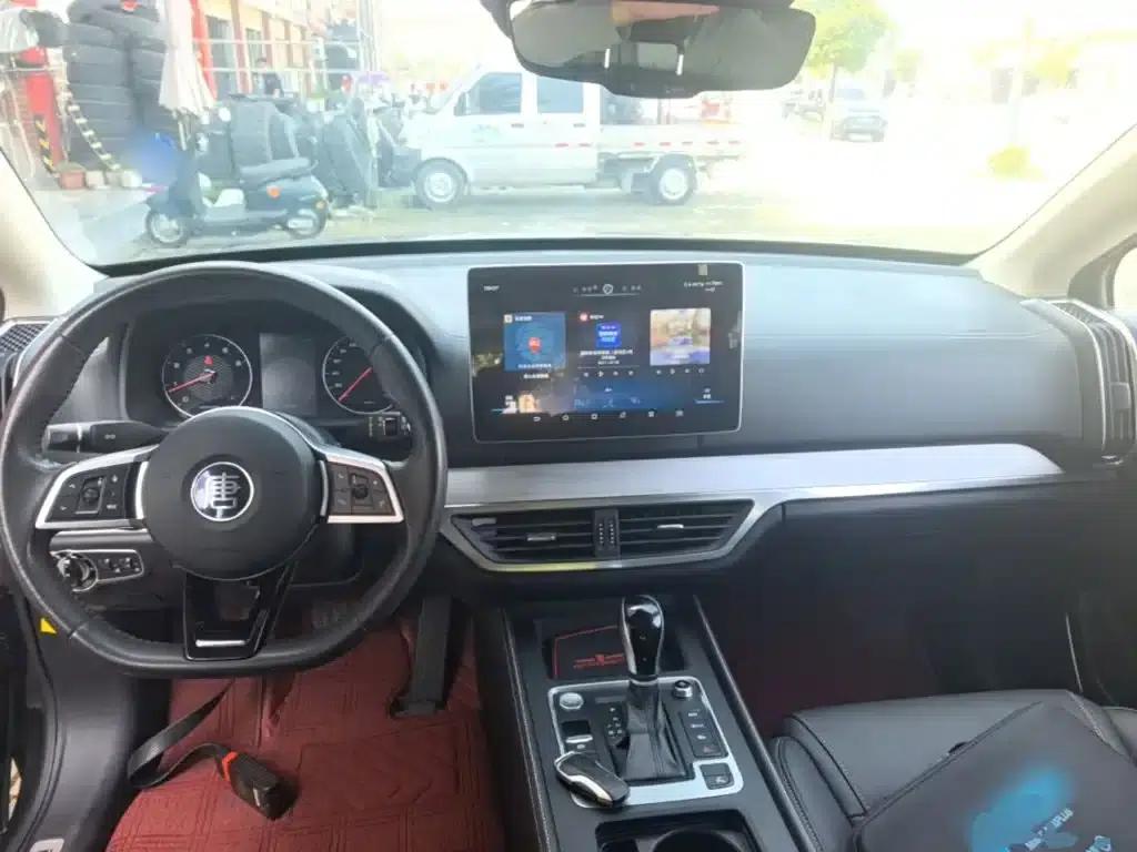 Tang 2018 2.0T Automatic Intelligent Connected Premium 5-seater National V Emission Standard — миниатюра 10