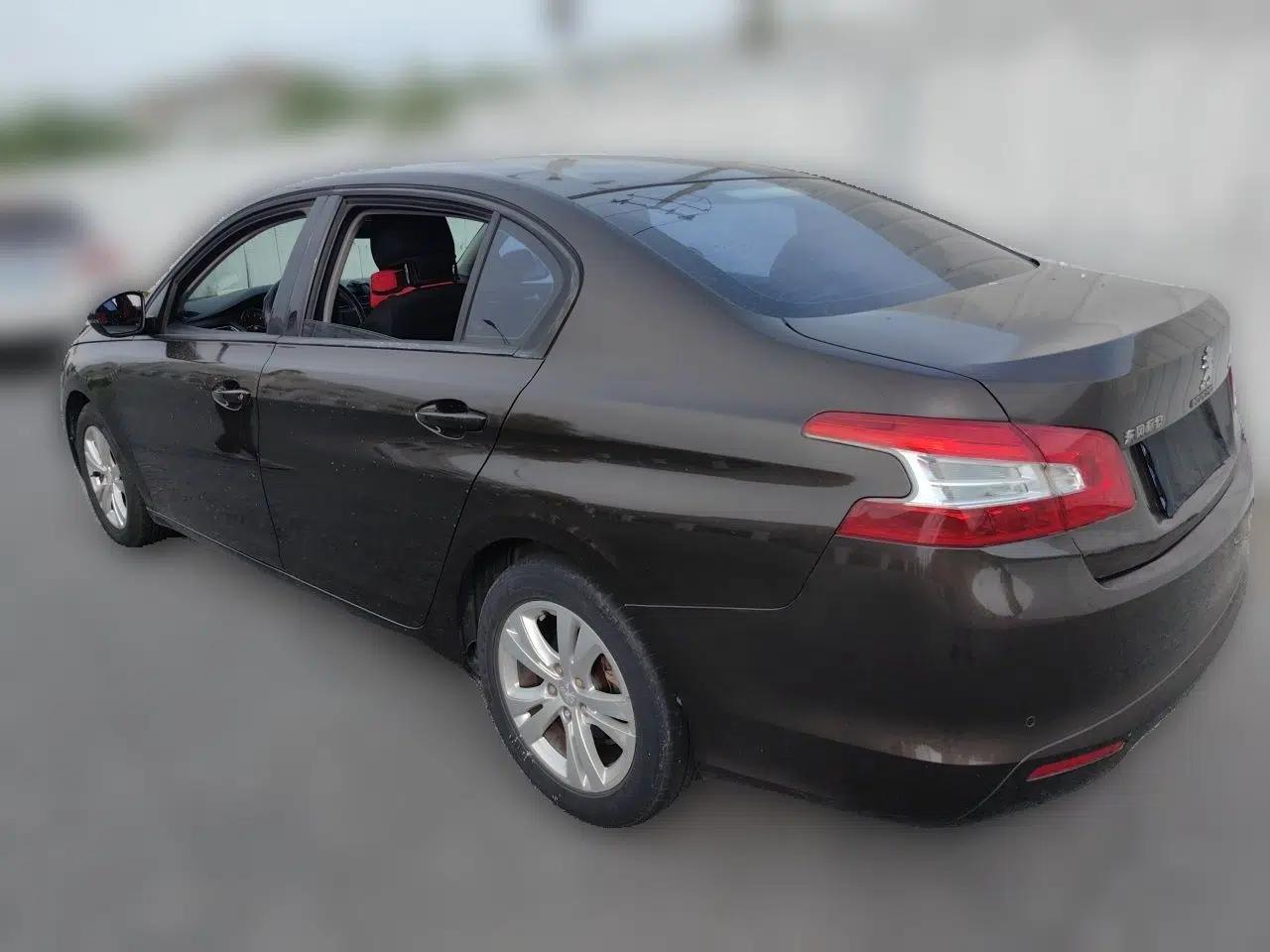 Peugeot 408 2014 1.8L Manual Leading Edition — миниатюра 4