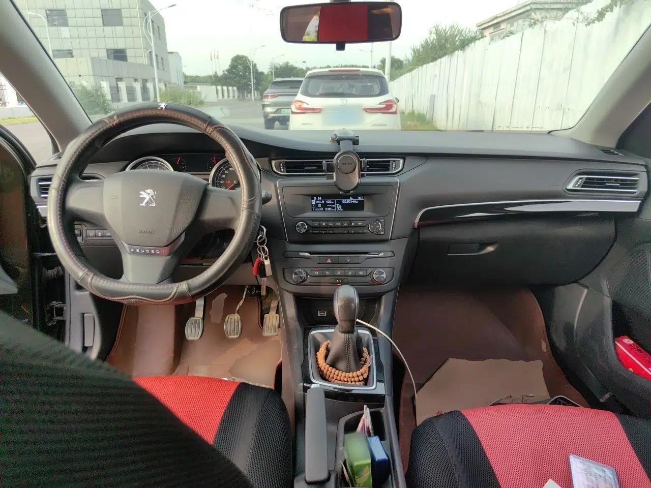 Peugeot 408 2014 1.8L Manual Leading Edition — миниатюра 9