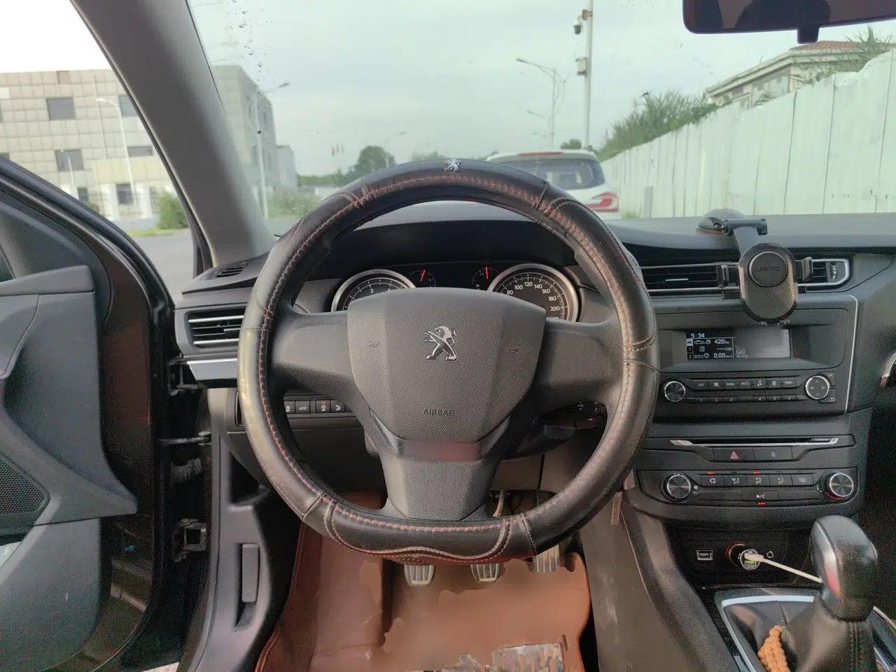 Peugeot 408 2014 1.8L Manual Leading Edition — миниатюра 10
